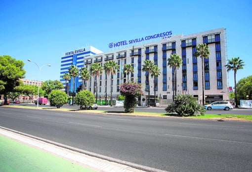 El hotel de sevilla que la fundación compró en 2006 y que ha hipotecado su futuro