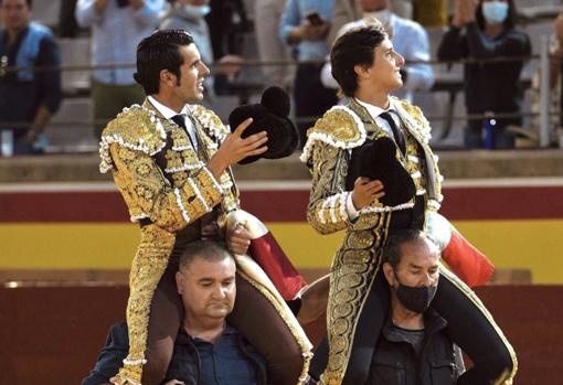 Emilio de Justo y Roca Rey salen a hombros