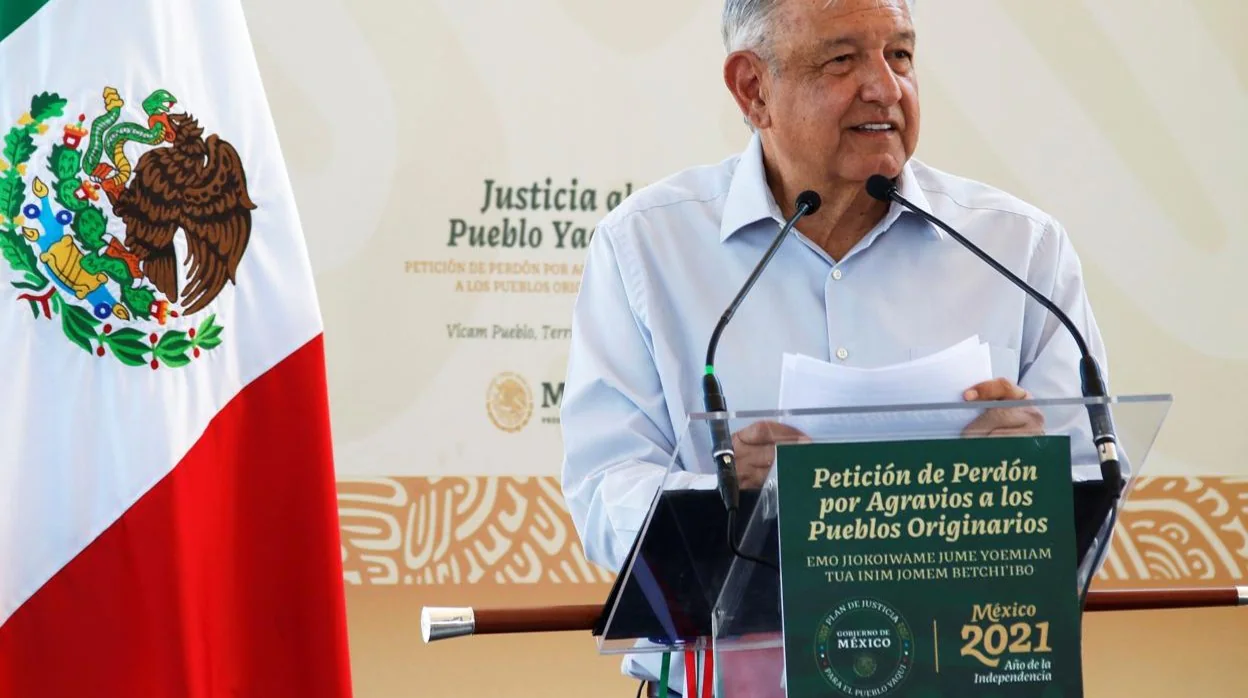 López obrador durante la conferencia de prensa en la ciudad de Guaymas, estado de Sonora (México)