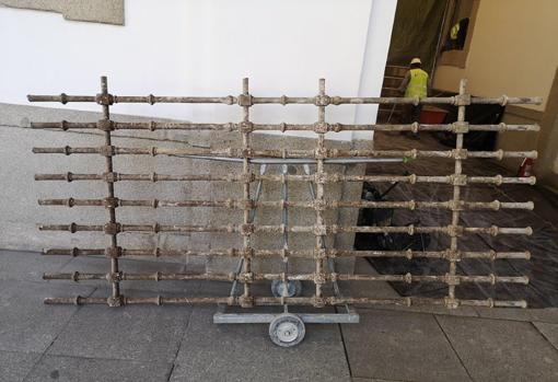 Una de las verjas del siglo XVIII que se han recuperado