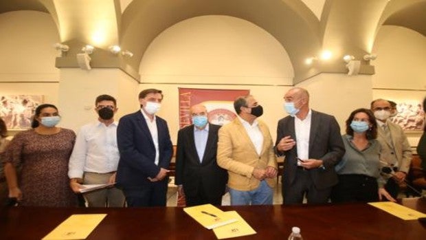 Antonio el Bailarín entra en la Universidad de Sevilla