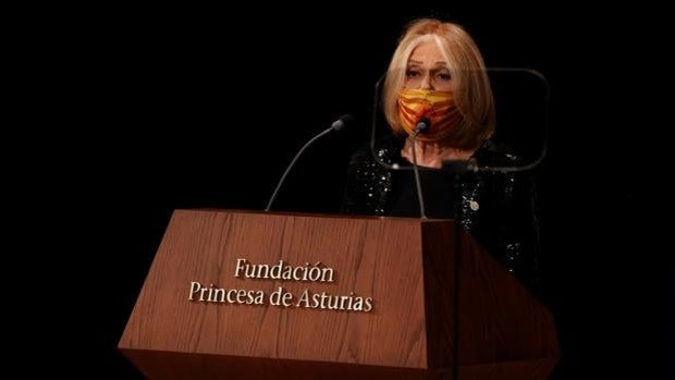 Gloria Steinem: «Lo que más temía Hitler era que se riesen de él. Donald Trump también»