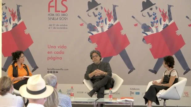 Fernando Iwasaki presenta en la Feria del Libro la nueva edición de su ¡Sevilla, sin mapa'