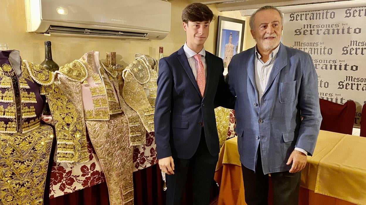 José Luis del Serranito ha ofrecido a Joselito Sánchez un vestido a elegir entre cuatro expuestos