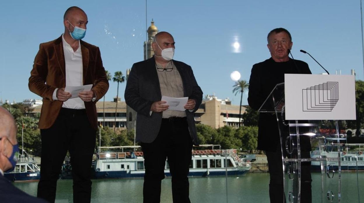 Matthijs Wouter Knol, Antonio Saura y Mike Downey, durante la lectura de las nominaciones de los Premios del Cine Europeo