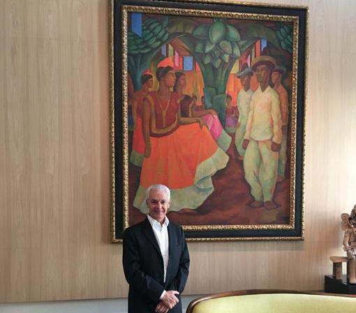 Eduardo F. Costantini, ante 'Baile en Tehuantepec', de Diego Rivera