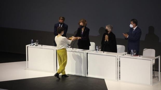 Silvia Cosío Díaz gana el premio BMW de pintura con ‘Ósip Mandelstam’