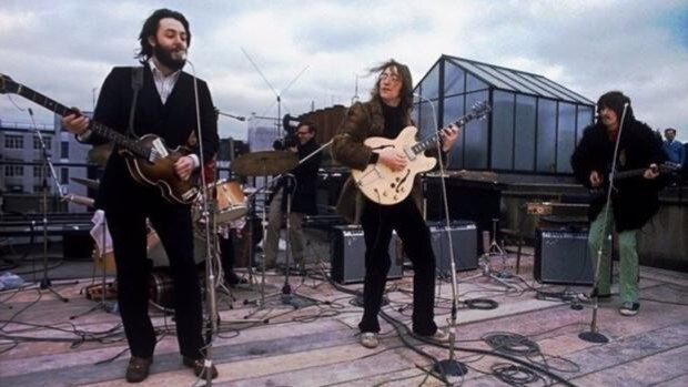 Peter Jackson: «Vemos a los Beatles siendo ellos mismos por primera vez»
