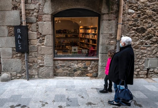 Exterior de Rals Llibres, que regenta Meritxell Ral, con 20 años de experiencia