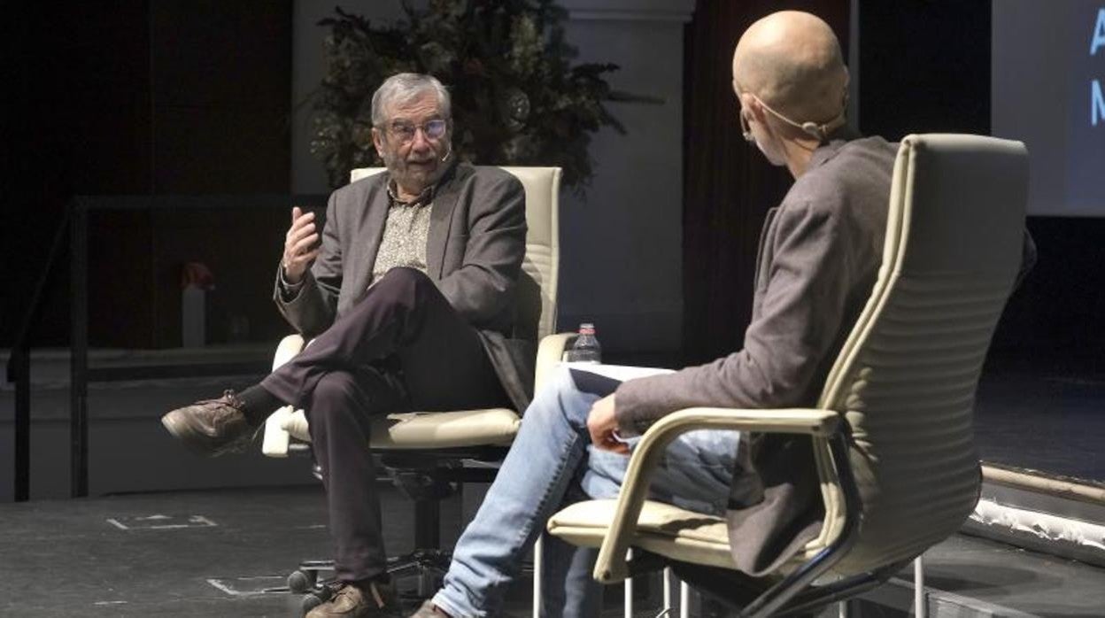 Antonio Muñoz Molina este martes en conversación con Jesús Carrasco en la Fundación Cajasol