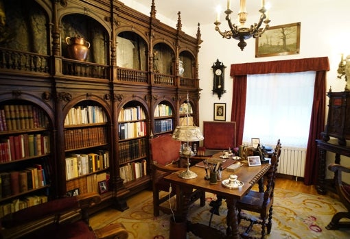 El despacho del padre de las hermanas Martín Gaite notario, formó parte de la Exposición España fin de siglo 1898