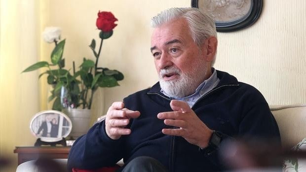 Darío Villanueva: «Negar la eficacia de la vacuna es una forma de posverdad»