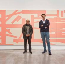 Adolfo Cayón junto al artista Mitsuo Miura en la galería