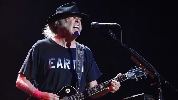 Spotify borra las canciones de Neil Young tras el órdago del cantante