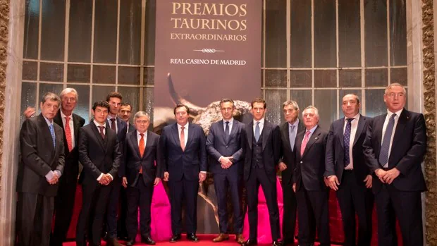 El Real Casino de Madrid entrega sus premios taurinos en una cena de gala