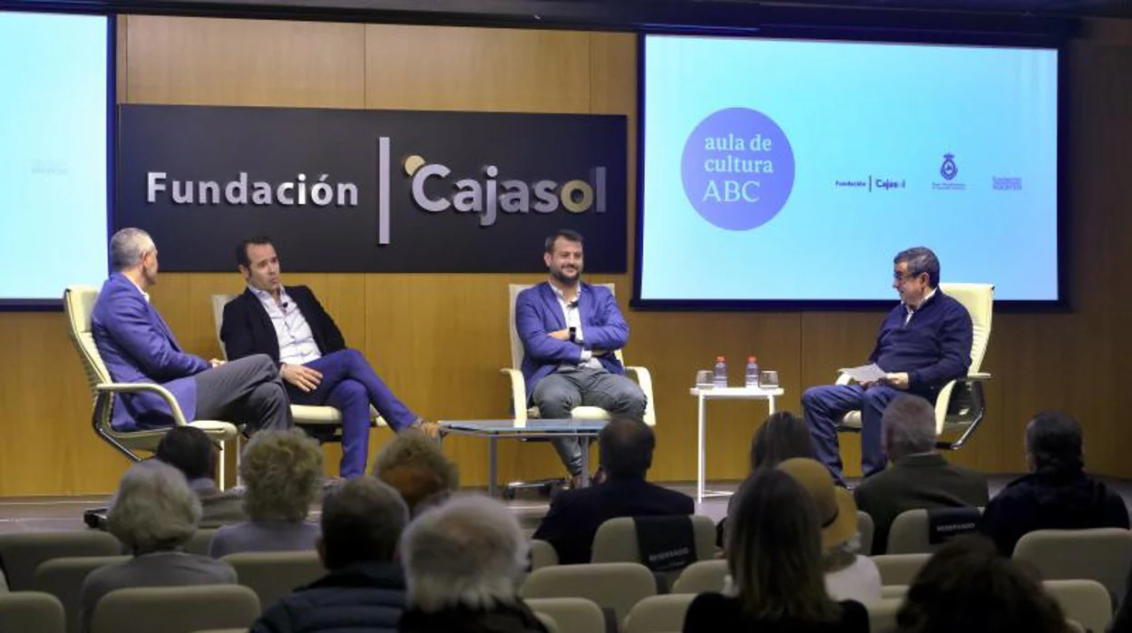 Alberto García Reyes, Juan Fernández-Miranda. Javier Chicote y Francisco Robles, en el Aula de Cultura de ABC