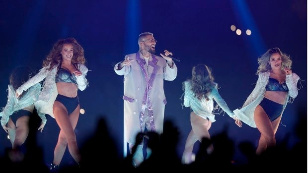 Maluma en el Sant Jordi: el rey del reguetón de estadios, en su salsa