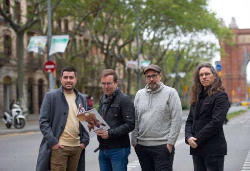 Javier Sierra, en el centro, junto a Roger Surroca (izquierda), Cesc Dalmases y Salva Rubio ( derecha)