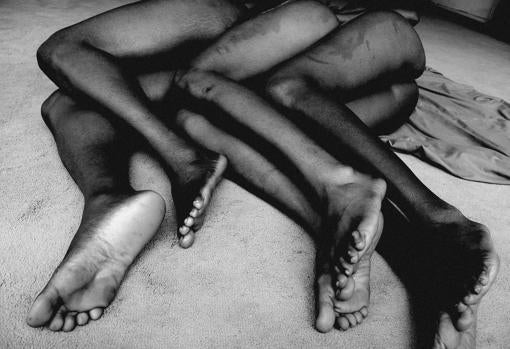 Imagen de la serie 'Only Half the Picture'