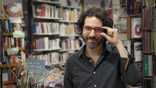Andrés Neuman: «Tenemos una visión estática de la paternidad»
