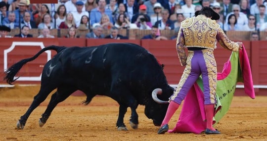 Morante, a la verónica en el cuarto, al que cuajó una faena magistral