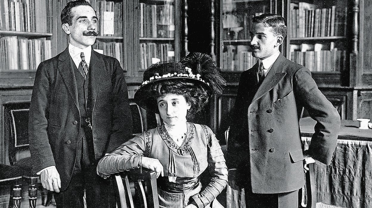 María Rodrigo con alumnos del conservatorio (1909)