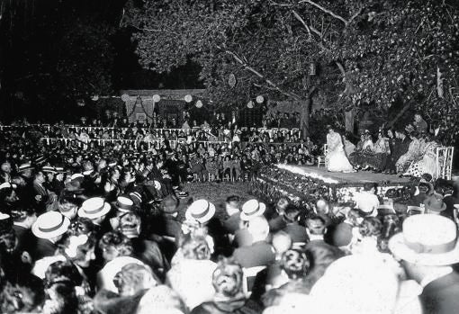 Una de las pocas fotografías que existen del Concurso del Cante Jondo la publicó este diario