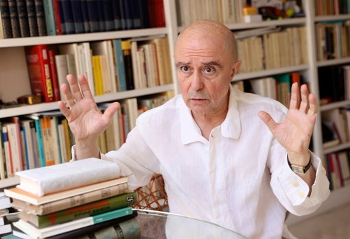 Detrás de Albiac, su biblioteca