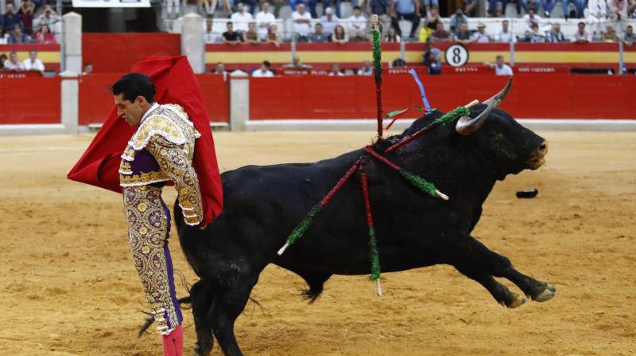 Alejandro Talavante, en el cierre de faena al quinto