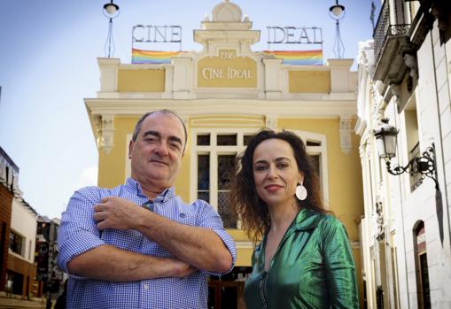 Zeltia Montes y Víctor Reyes, en los cines Ideal de Madrid