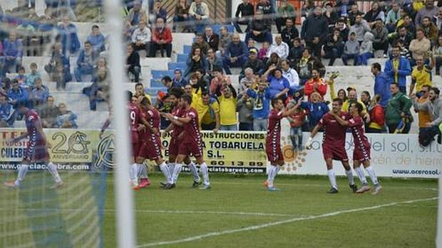 El Cádiz se lleva los tres puntos de Linares (0-1)