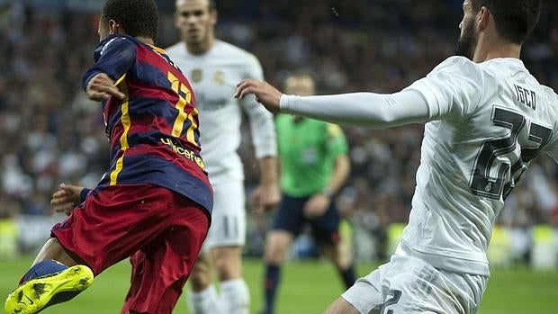 El Barça pide que expedienten a Sanchís y a Poli Rincón por justificar la agresión de Isco a Neymar