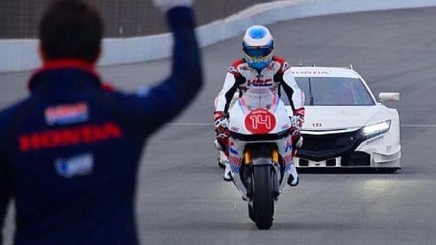 Alonso se pasa a MotoGP