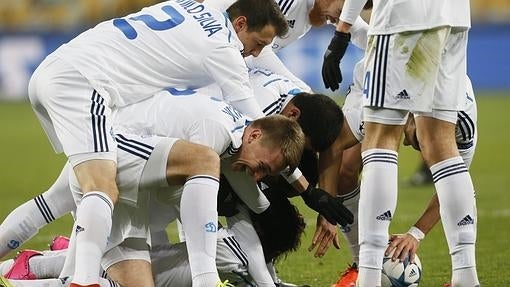 El Dinamo celebrando un gol