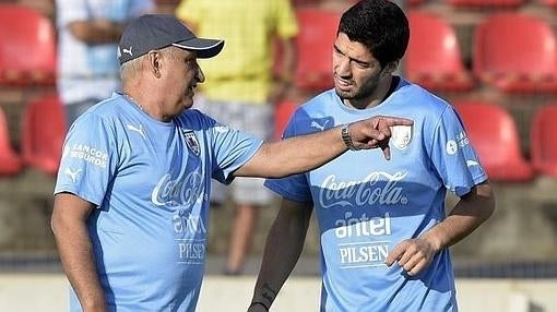 Ferreira junto a Luis Suárez