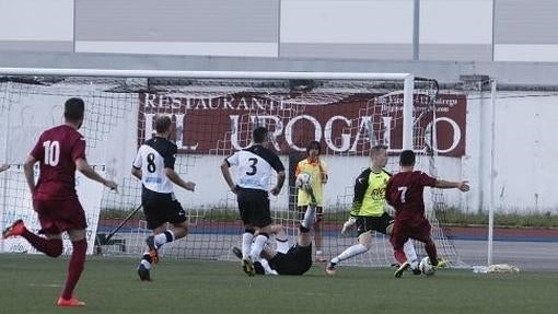 Bjor Bussmann, portero del Caudal de Mieres, en acción