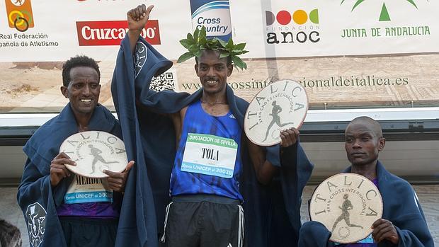 El etíope Tamirat Tola se proclama campeón en la prueba masculina