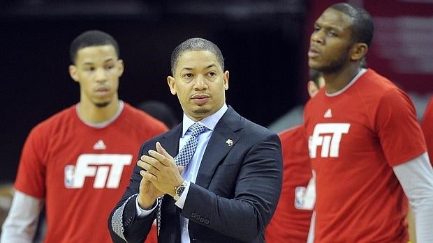 Tyronn Lue, entrenador de los Cavaliers