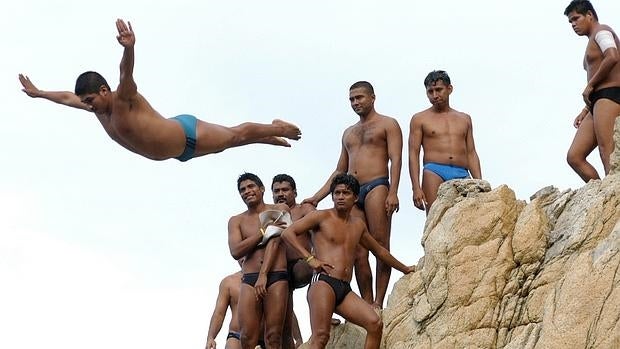 Clavadistas en la Quebrada de Acapulco (México)