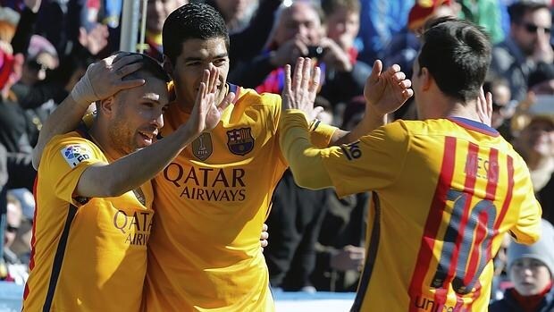 Alba, Suárez y Messi celebran el primer tanto azulgrana