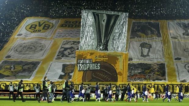 El impresionante tifo que desplegó la afición del Borussia