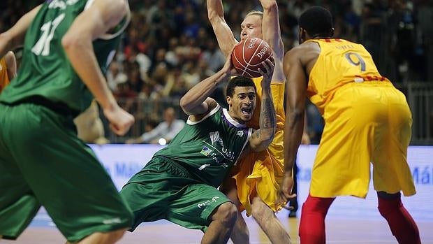 El Unicaja naufraga en Estambul