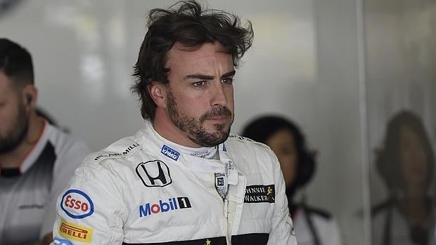 Fernando Alonso, tras subirse al McLaren en China