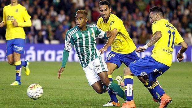 Betis-Las Palmas: Ricky ve la luz y deja la permanencia a falta de matemáticas (1-0)