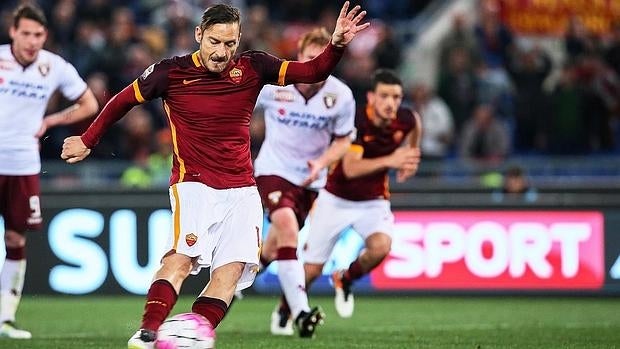 El cuarentón Totti da un recital tremendo en tres minutos