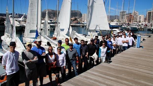 Los participantes listos en los pantalanes