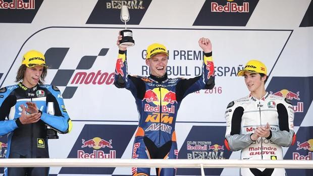 Binder, de último a ganador en Moto3 en Jerez