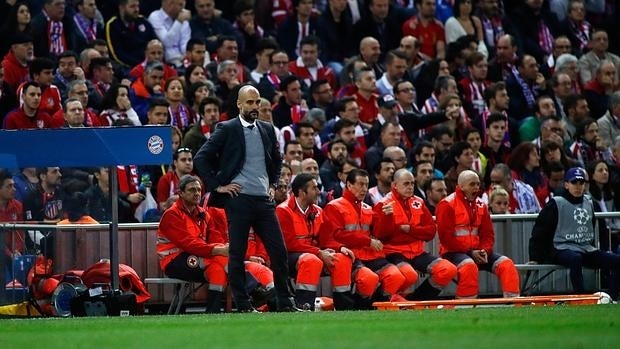 Guardiola, otra vez a vueltas con el césped