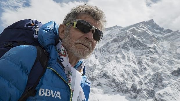 Carlos Soria, frente al Annapurna