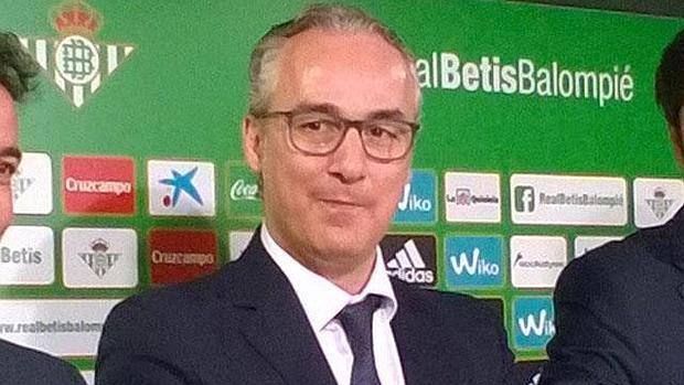 Torrecilla: «Quiero un Betis, conformado en consenso con el entrenador, que sea protagonista»